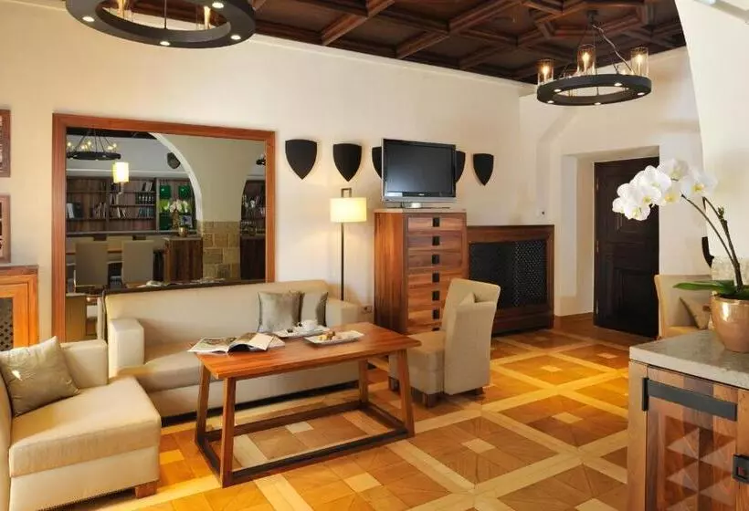 هتل Grad Otočec   Relais Chateaux