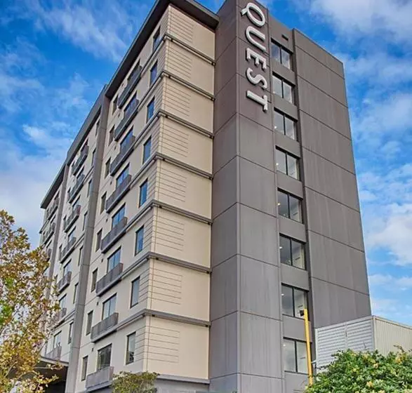 Отель Quest Mascot