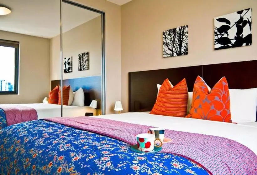 Отель Quest Mascot