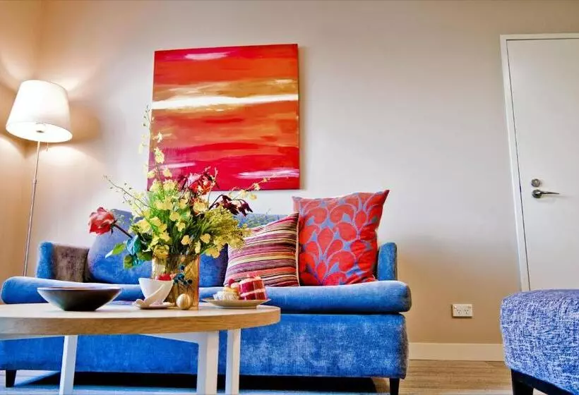 Отель Quest Mascot