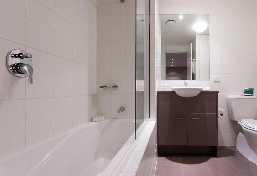 فندق Quest Mascot