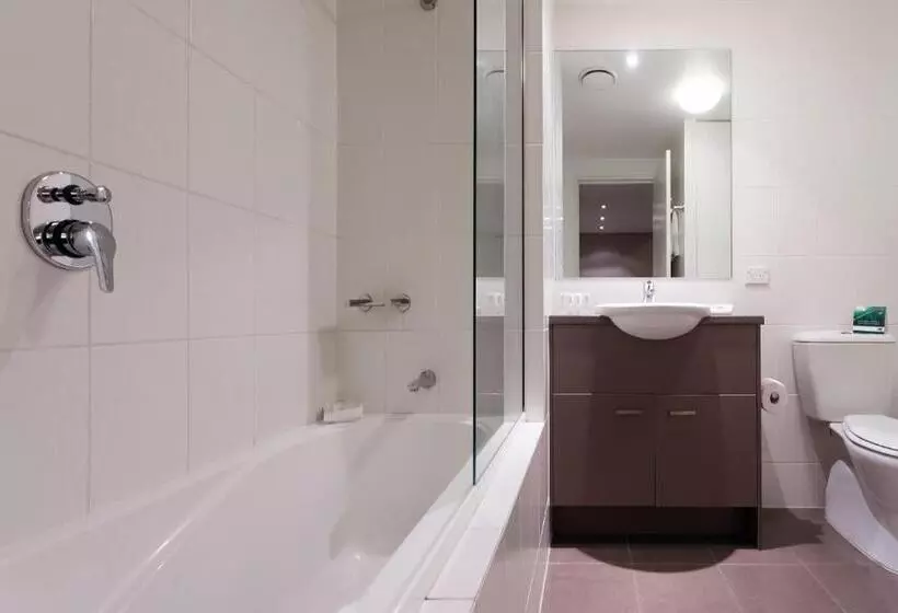 Отель Quest Mascot