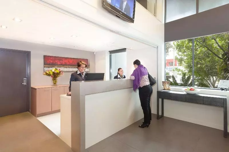 Отель Quest Mascot