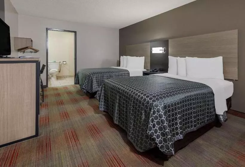 בית מלון כפרי Rodeway Inn