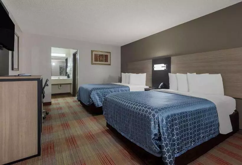 בית מלון כפרי Rodeway Inn