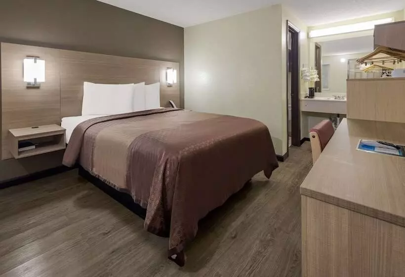 בית מלון כפרי Rodeway Inn