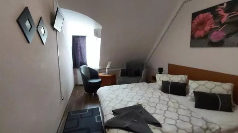 Hotell Romantik étterem Panzió