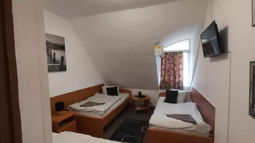 Hotell Romantik étterem Panzió