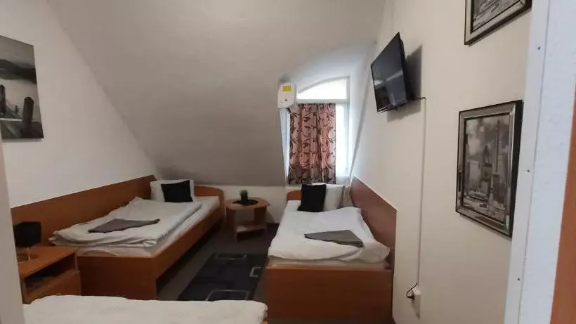 Hotell Romantik étterem Panzió