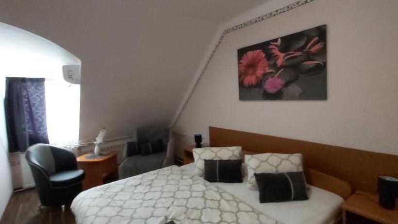 Отель Romantik étterem Panzió