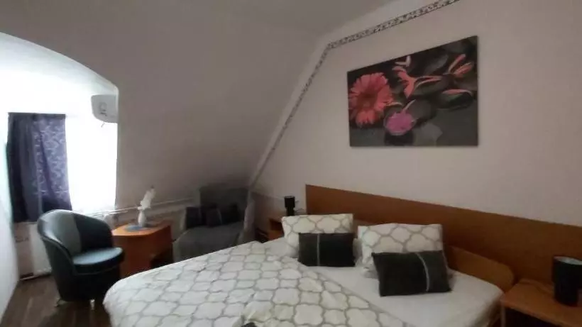 Hotell Romantik étterem Panzió