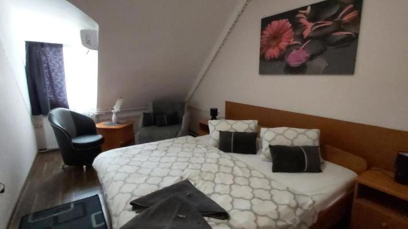 Отель Romantik étterem Panzió