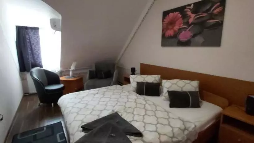 Hotell Romantik étterem Panzió