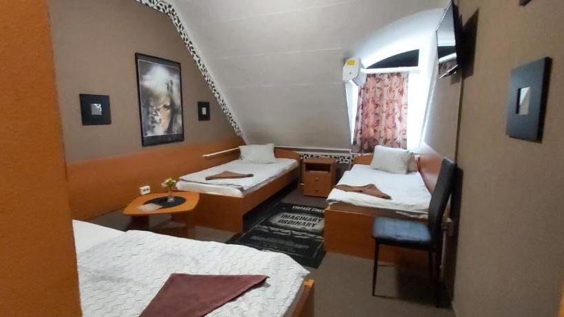 Отель Romantik étterem Panzió