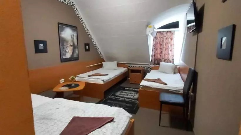 Hotell Romantik étterem Panzió