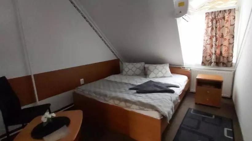 Hotell Romantik étterem Panzió