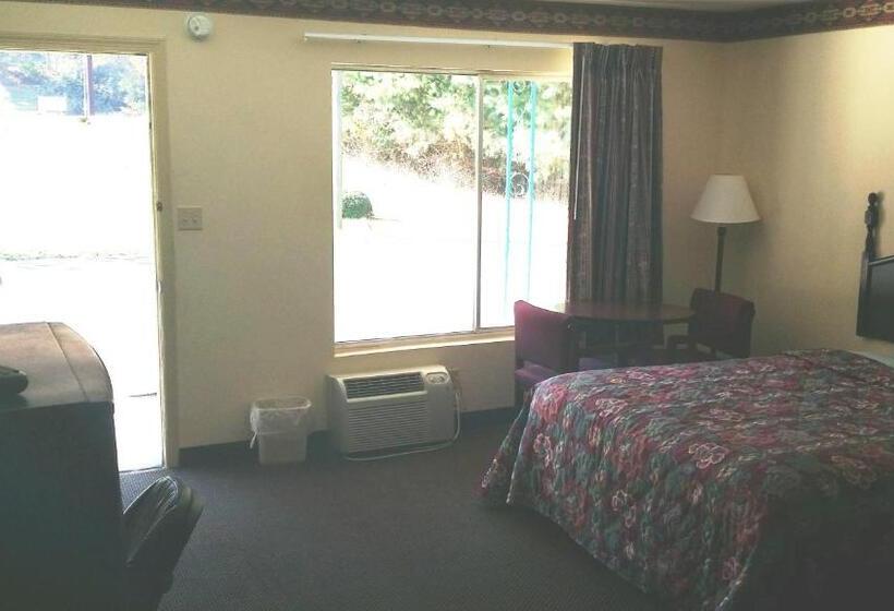 فندق Scottish Inn Maggie Valley