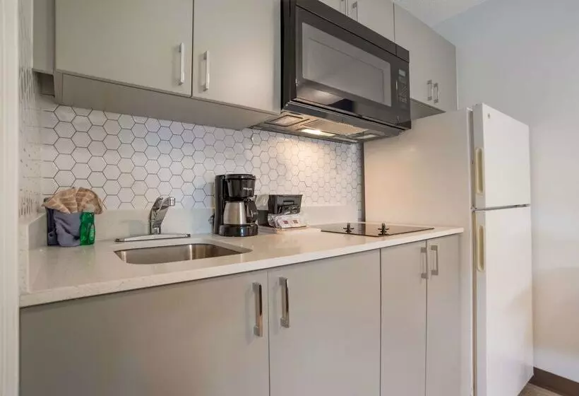 ホテル Suburban Studios Biloxi North Area