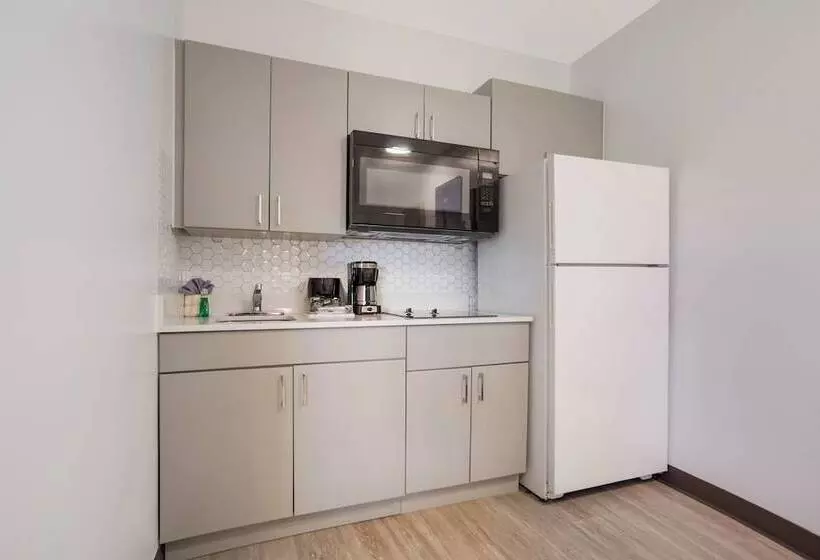 ホテル Suburban Studios Biloxi North Area