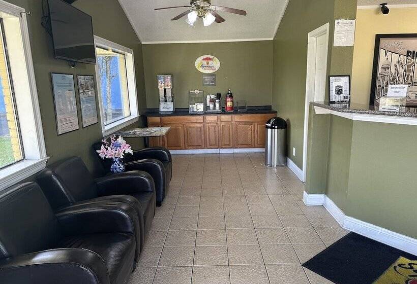 호텔 Super 8 By Wyndham Picayune