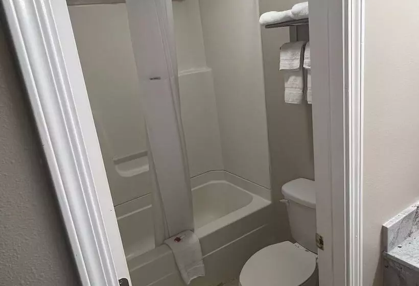 Отель Super 8 By Wyndham Picayune