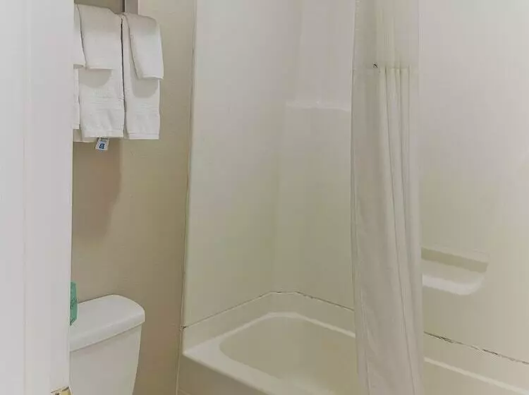 Отель Super 8 By Wyndham Picayune