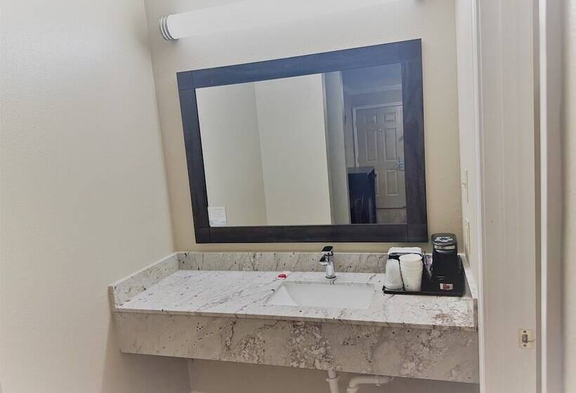 호텔 Super 8 By Wyndham Picayune