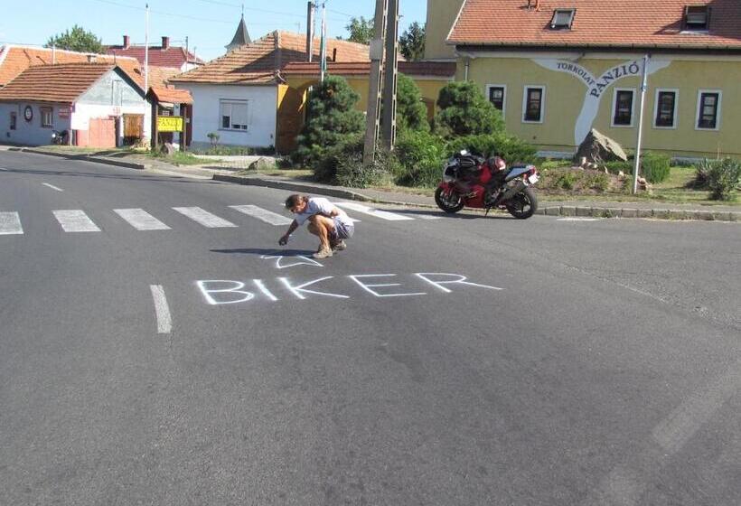 ホテル Torkolat Panzió