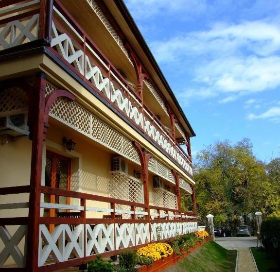 هتل Garni  Vila Lago