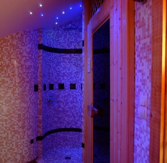 هتل Garni  Vila Lago