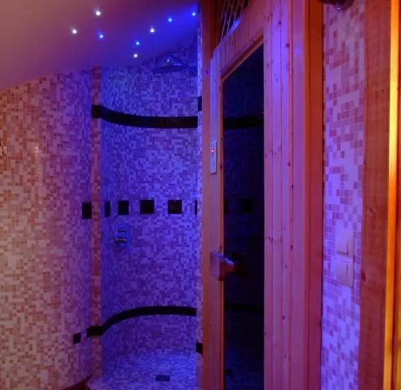 هتل Garni  Vila Lago
