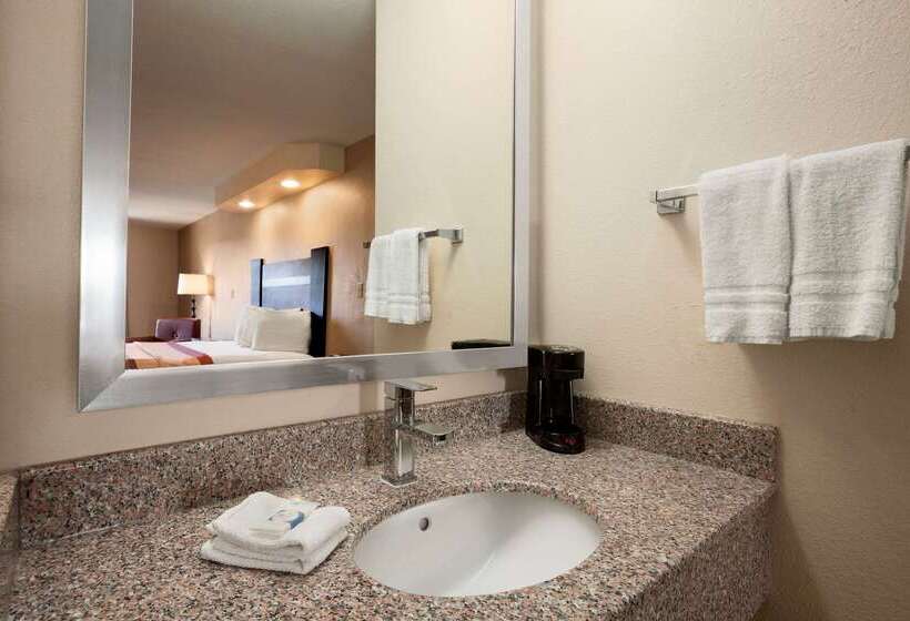 Мотель Super 8 By Wyndham Rahway/newark