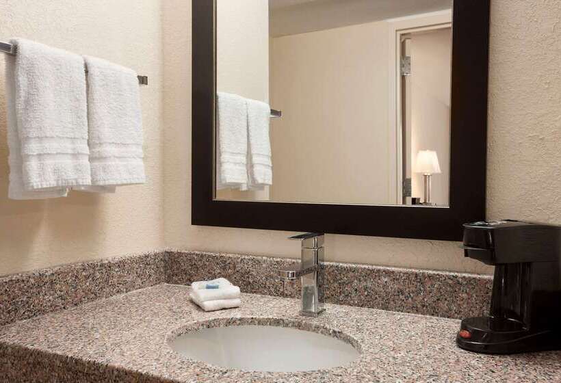 Мотель Super 8 By Wyndham Rahway/newark