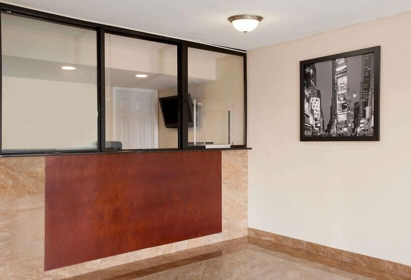 Мотель Super 8 By Wyndham Rahway/newark