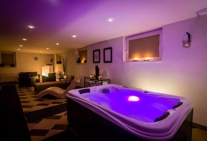 پانسیون Penzion Raimund