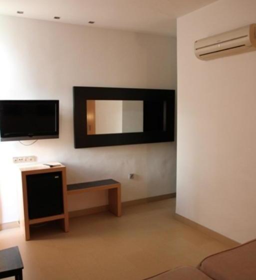 هاستل Hostal Plaza Ruiz