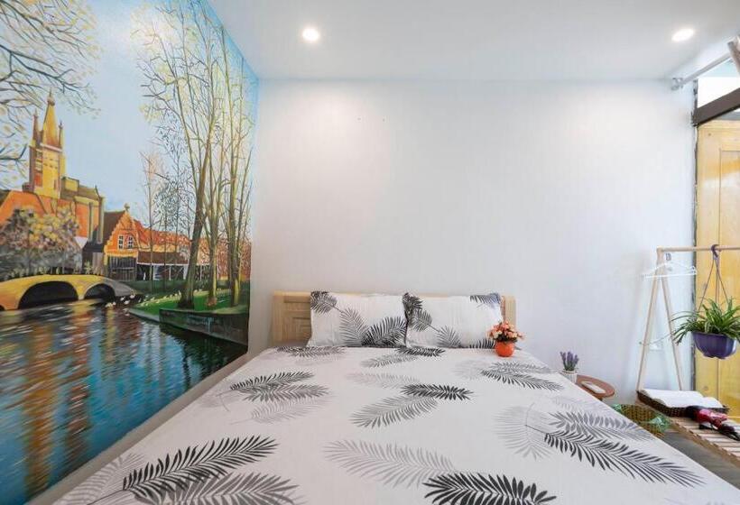 5 To 10 Bedrooms Houses