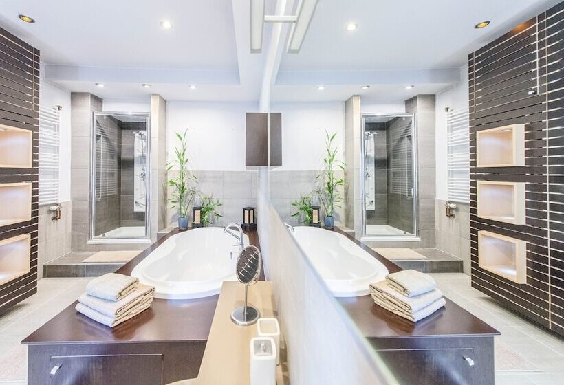 Venus Apartments   Parliament I