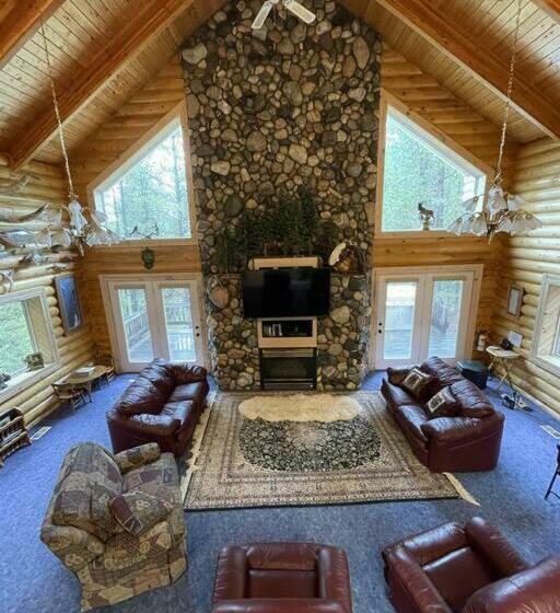 River Rock Lodge Sleeps 14 Close To Yellowstone