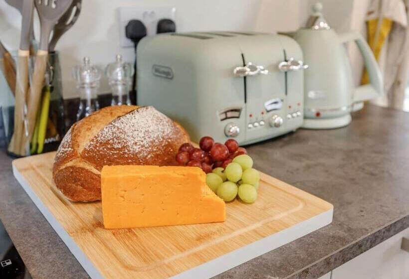 Roe Cottage Disabled Adapted 2 Bed Cottage