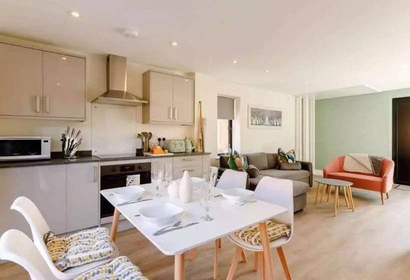 Roe Cottage Disabled Adapted 2 Bed Cottage