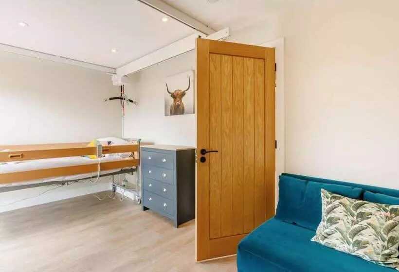 Roe Cottage Disabled Adapted 2 Bed Cottage