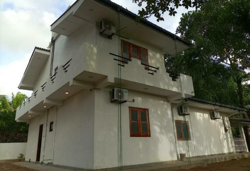 Derick S Paddy Villa