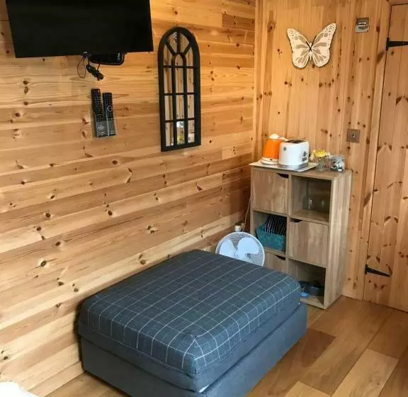 Stunning Railway Carriage With Private Hot Tub
