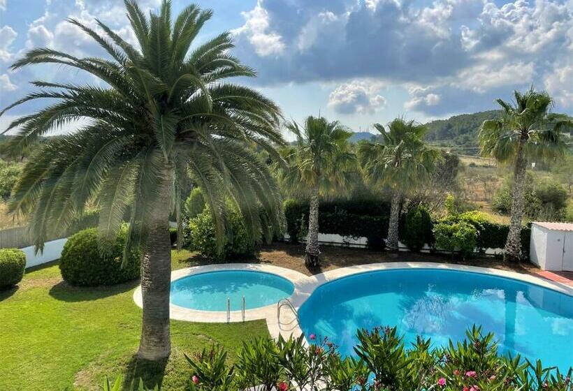 Authentic Villa With Amazing Pool