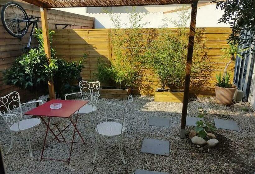 Charmant Studio Dans Petit Village Du Sud De La France