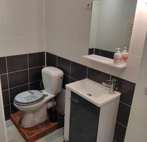 Charmant Studio Dans Petit Village Du Sud De La France