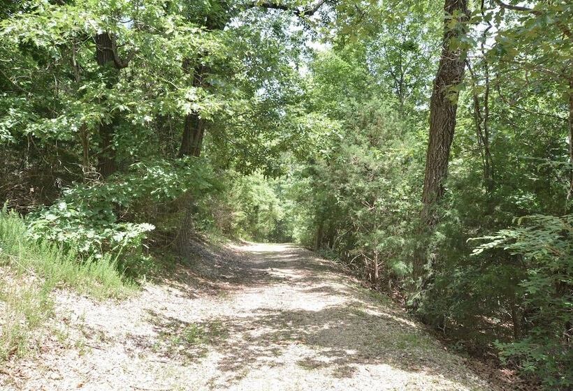 Divine 9 Condo Fishing Lake & Hiking Trails