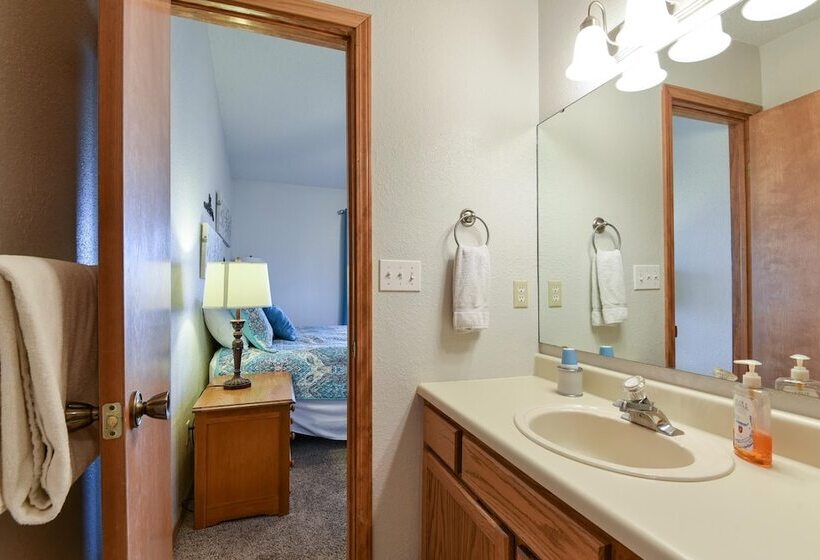 Divine 9 Condo Fishing Lake & Hiking Trails