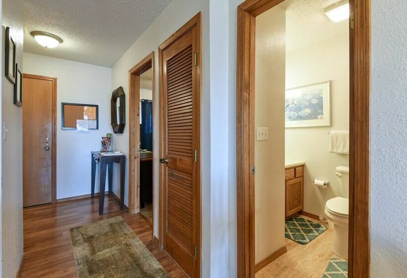 Divine 9 Condo Fishing Lake & Hiking Trails